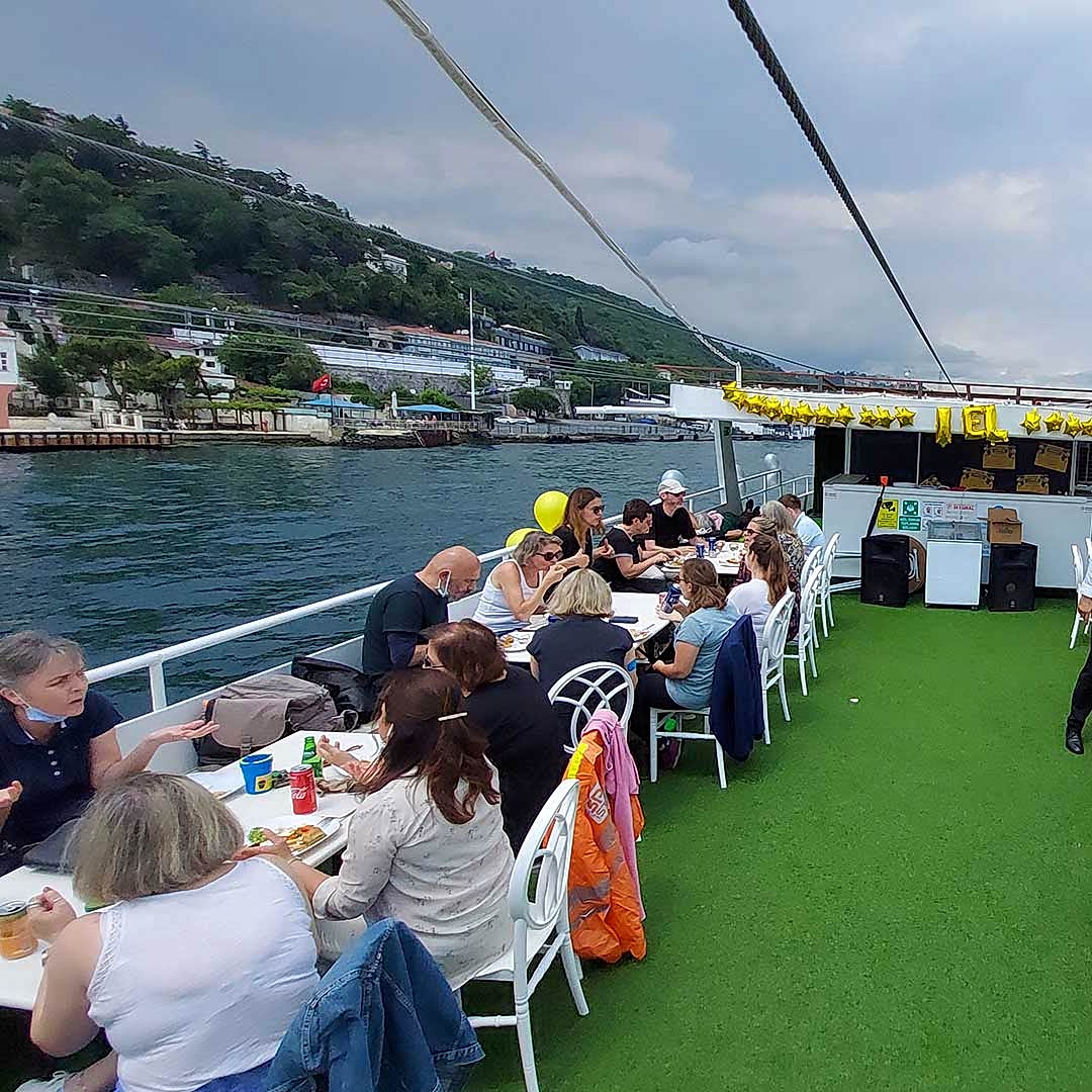 Teknede Şirket Toplantısı