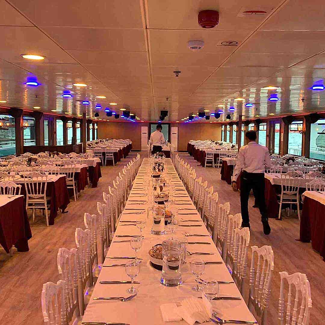 Boğazda Şirket Yemeği