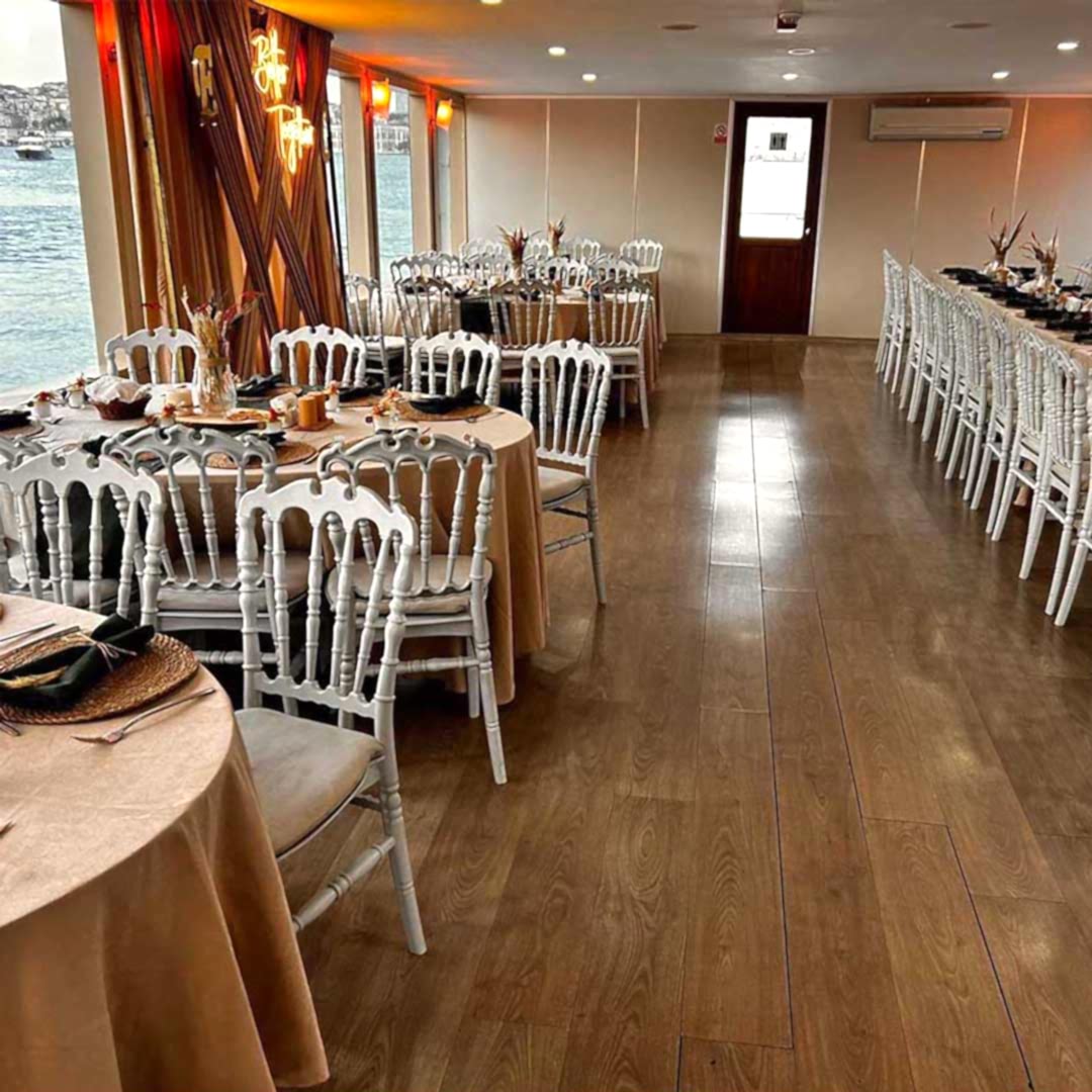 Teknede Şirket Yemeği Organizasyonu Nasıl Planlanır?